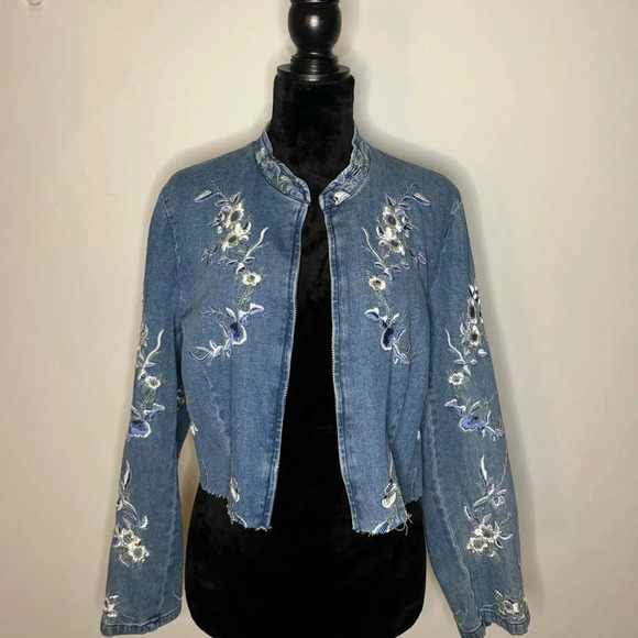 VTG Denim & Co. Cottage Core Denim Jacket 
 Blue Floral Embroidered Cotton - Picture 1 of 15